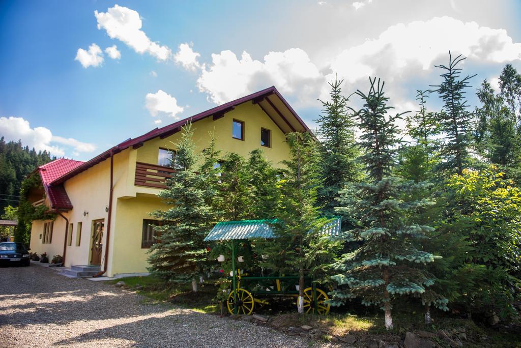 Casa Andreea Hotel Sucevita Ngoại thất bức ảnh