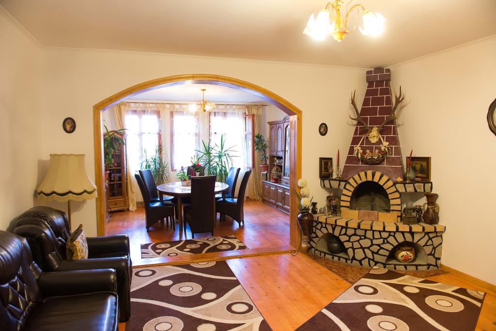 Casa Andreea Hotel Sucevita Ngoại thất bức ảnh