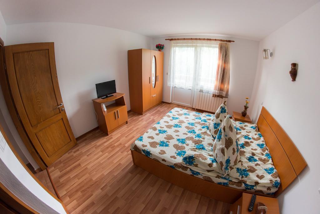 Casa Andreea Hotel Sucevita Ngoại thất bức ảnh